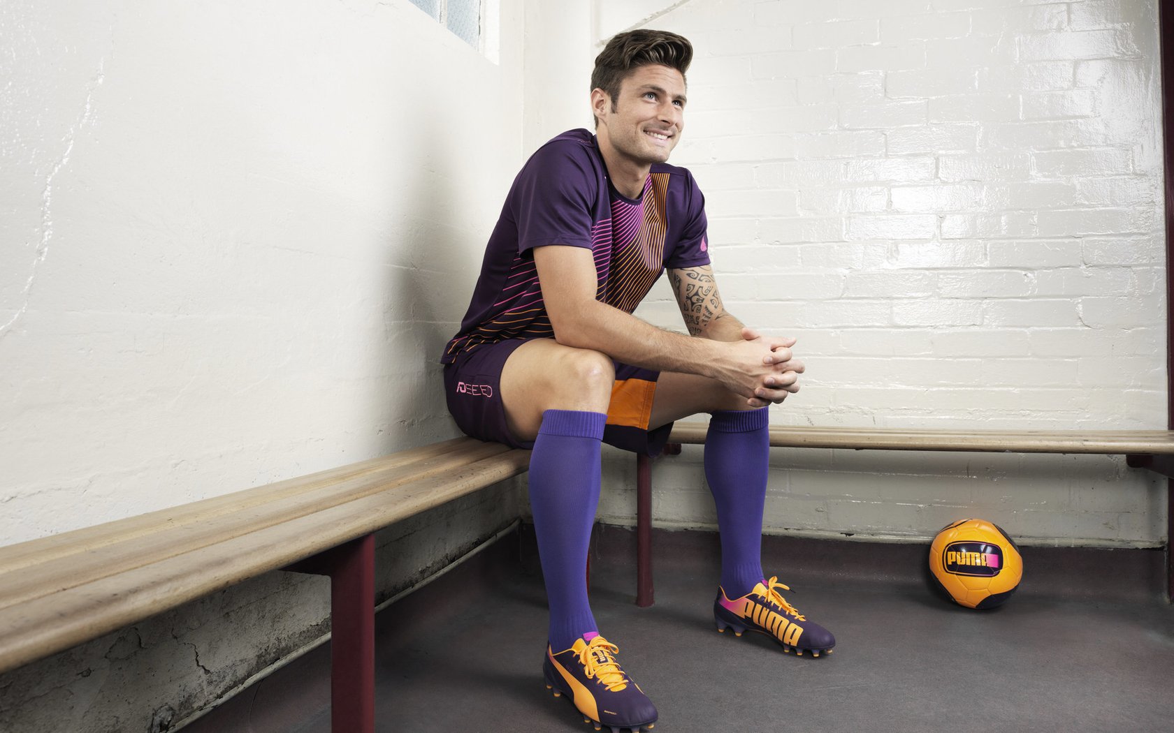 9游电竞资讯-山地骑行穿越挑战赛，畅游山林的极速盛宴，山地车越野骑行视频